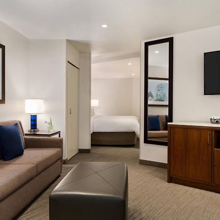 Delta Hotels By Marriott Helena Colonial Bagian luar foto