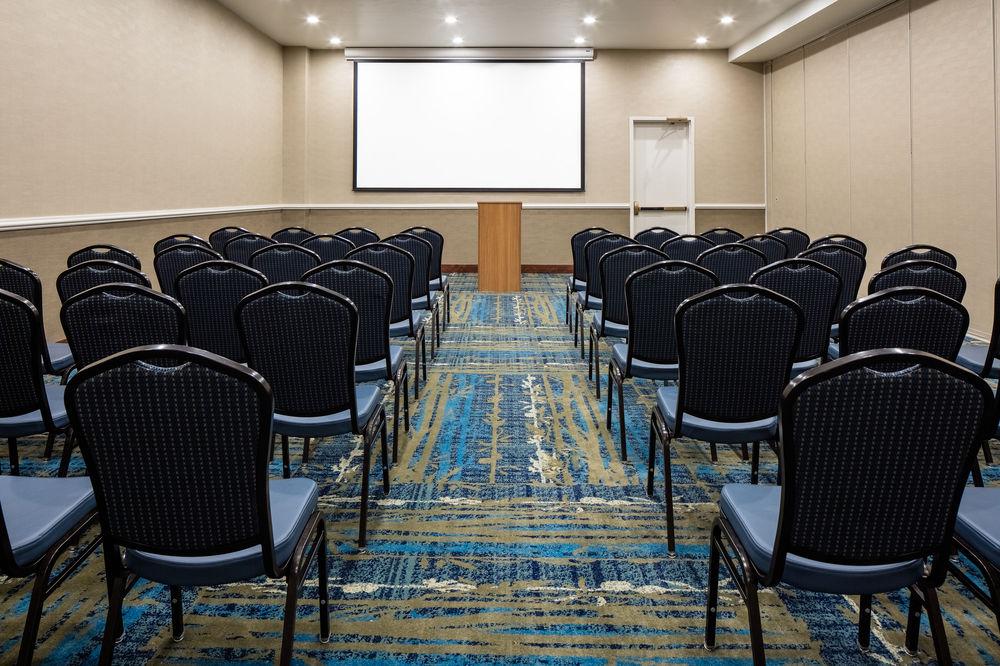 Delta Hotels By Marriott Helena Colonial Bagian luar foto