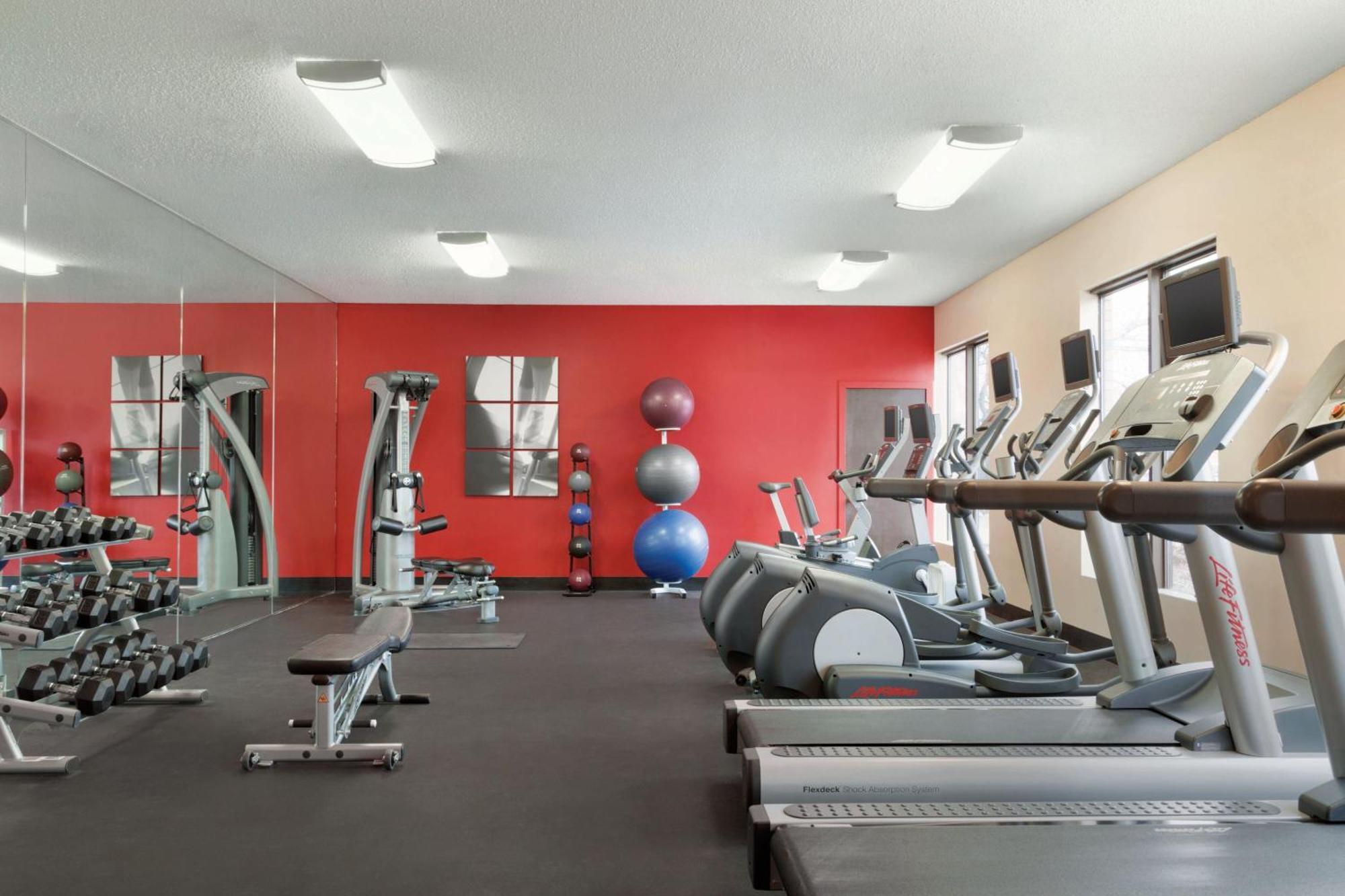 Delta Hotels By Marriott Helena Colonial Bagian luar foto