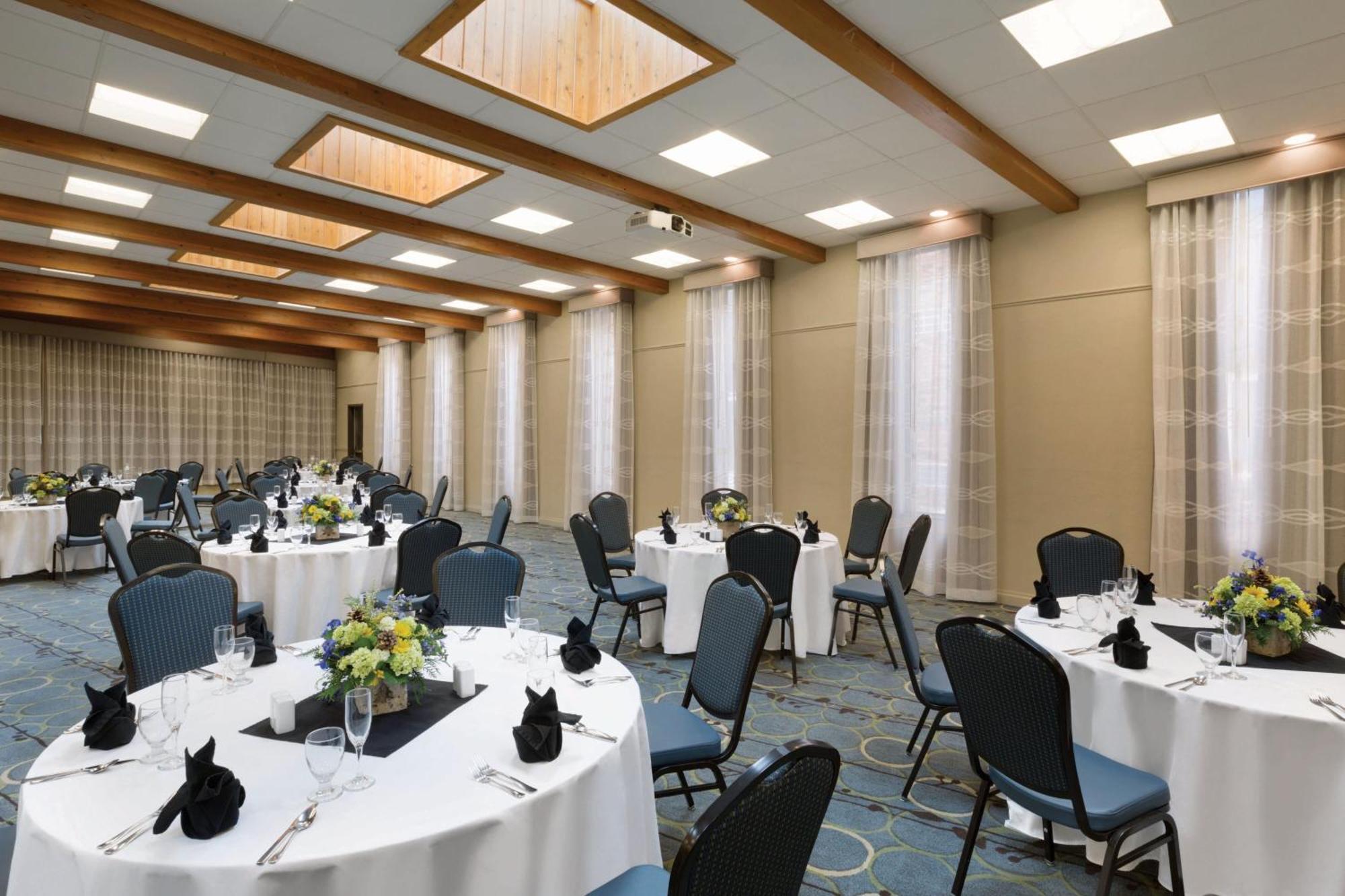 Delta Hotels By Marriott Helena Colonial Bagian luar foto