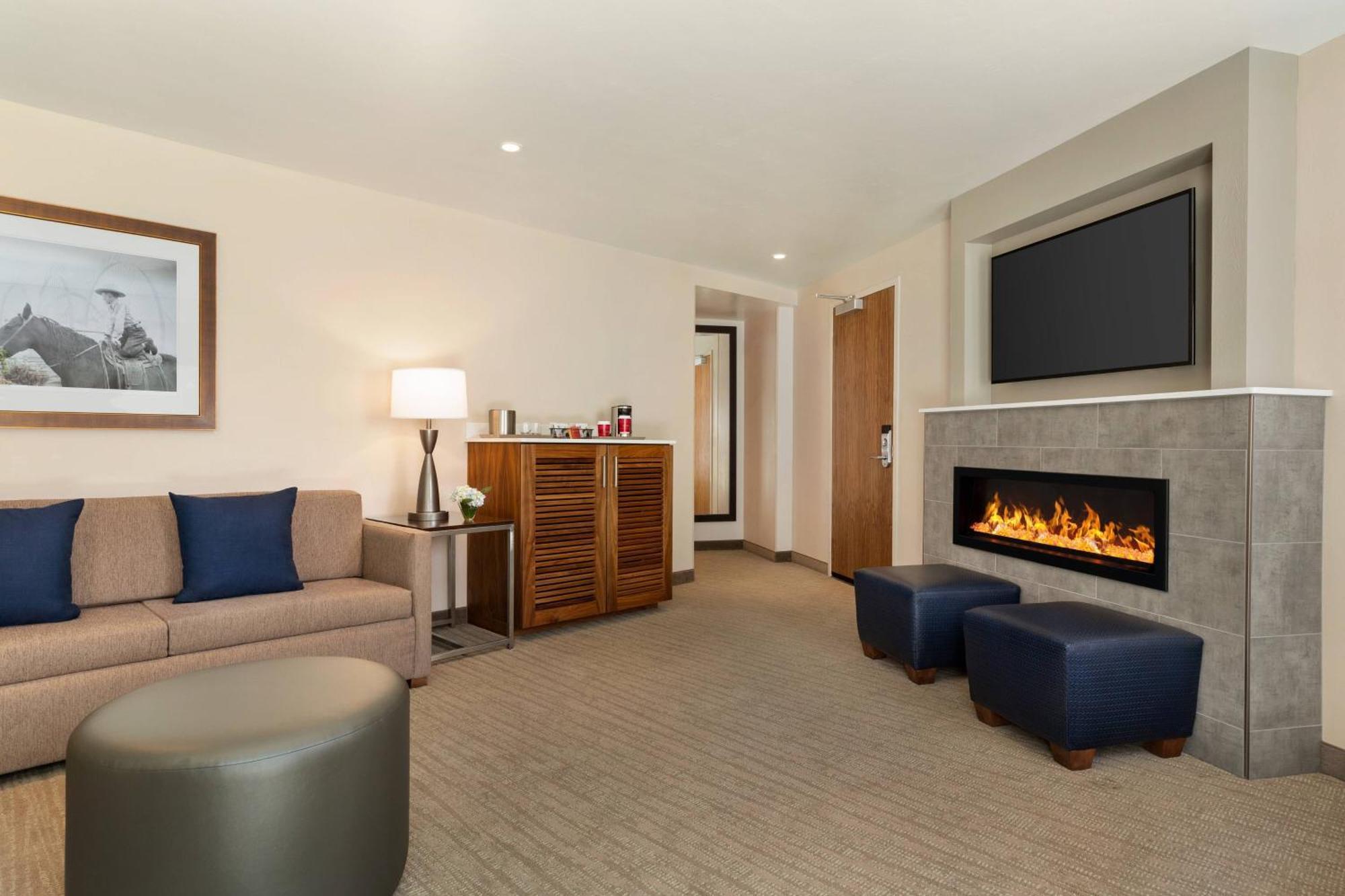Delta Hotels By Marriott Helena Colonial Bagian luar foto