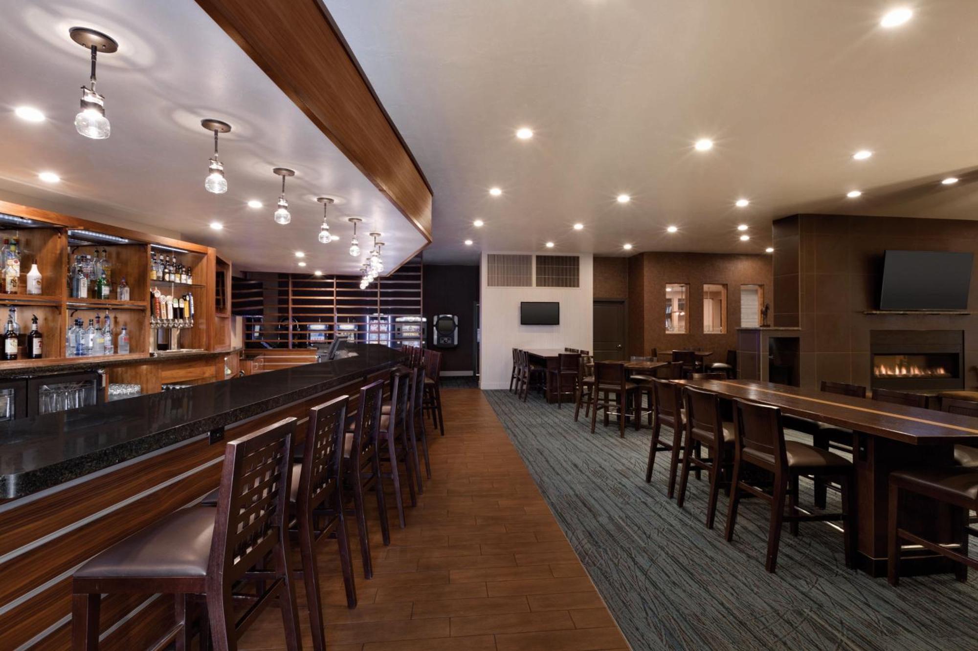 Delta Hotels By Marriott Helena Colonial Bagian luar foto
