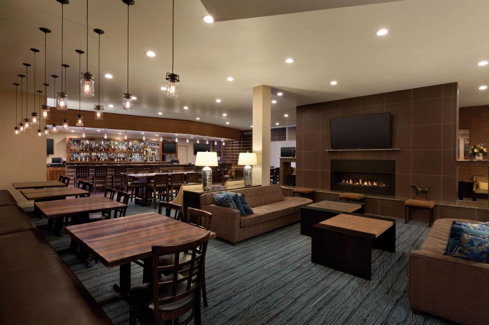 Delta Hotels By Marriott Helena Colonial Bagian luar foto