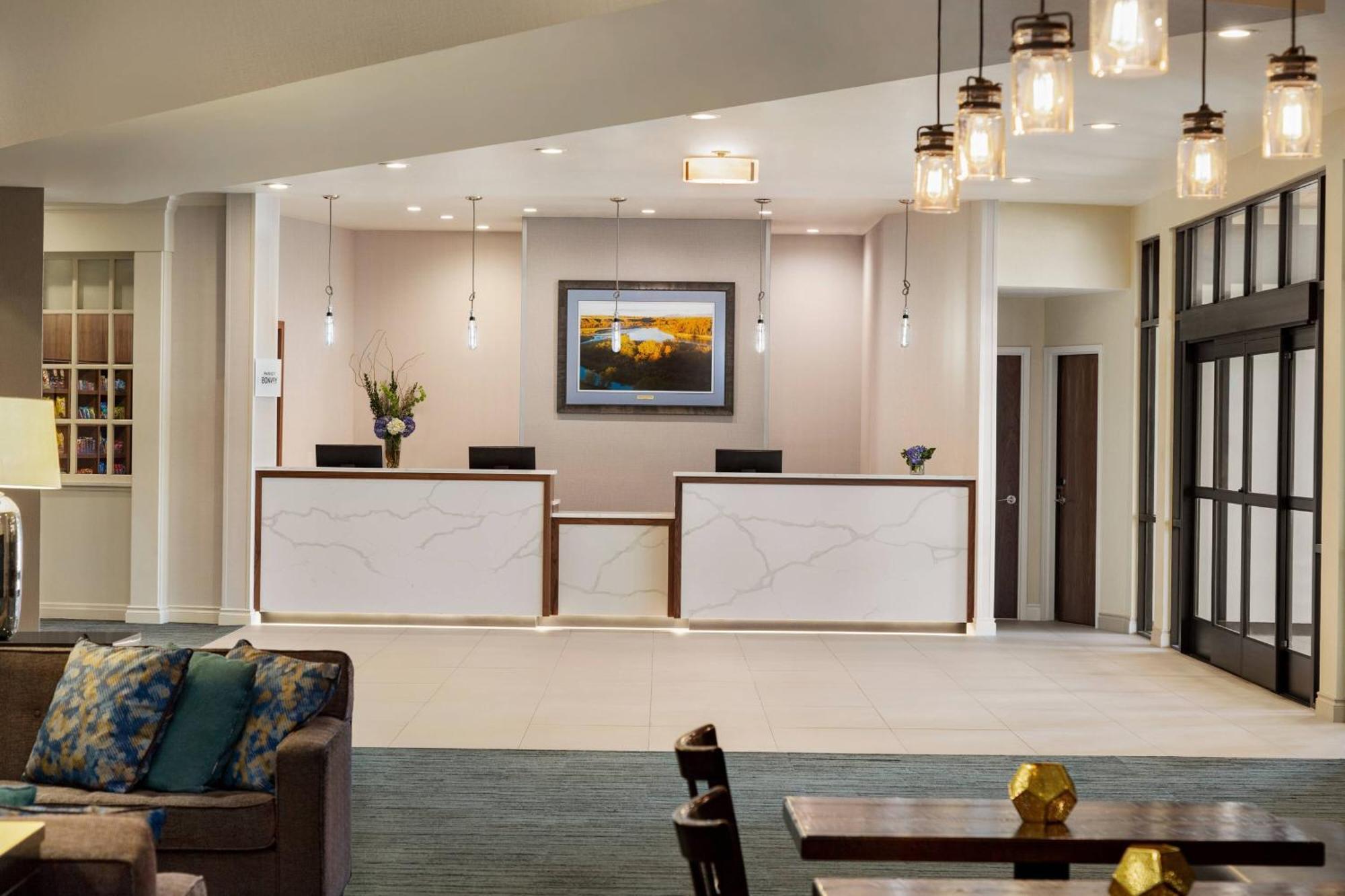 Delta Hotels By Marriott Helena Colonial Bagian luar foto